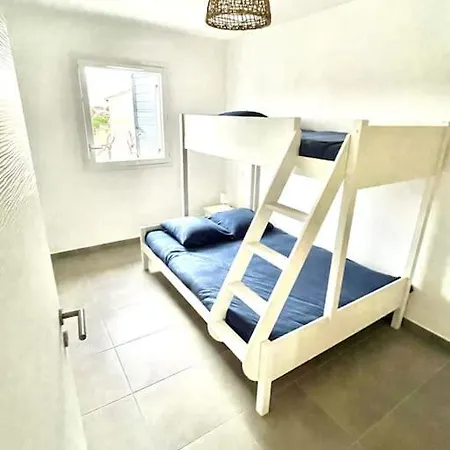 8 Personnes Bord De Climatisee * Saintes-Maries-de-la-Mer